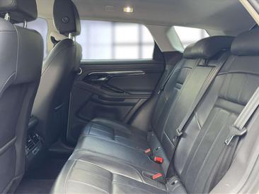 Land Rover Range Rover Evoque P300e S — photo 9