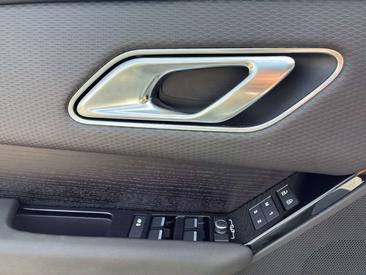 Land Rover Range Rover Velar R-Dynamic SE (E6d) 3.0 D — photo 12