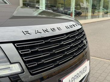 Land Rover Range Rover P460e HSE — photo 10