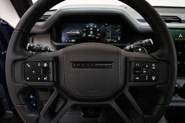 Land Rover Defender — photo 6