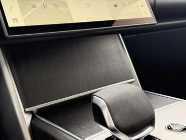Land Rover Range Rover P460e HSE — photo 13