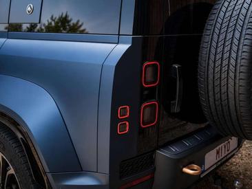 Land Rover Defender — photo 8