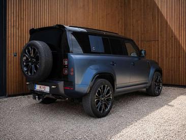 Land Rover Defender — photo 12