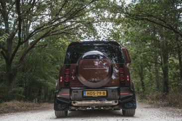 Land Rover Defender Sedona Edition P400E — photo 3