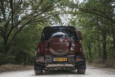 Land Rover Defender Sedona Edition P400E
