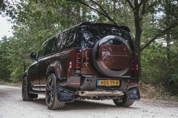 Land Rover Defender Sedona Edition P400E — photo 4