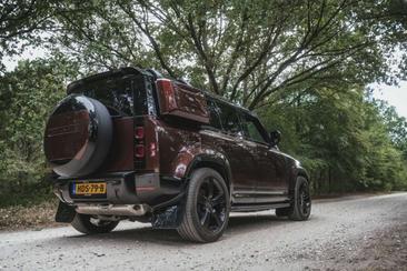 Land Rover Defender Sedona Edition P400E — photo 5