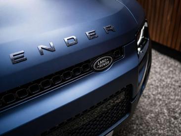 Land Rover Defender — photo 17