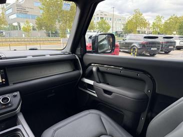 Land Rover Defender 90 D200 SE — photo 17