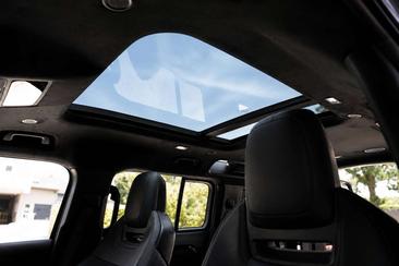Land Rover Defender — photo 19