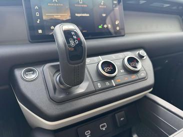 Land Rover Defender 90 D200 SE — photo 22