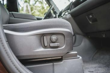 Land Rover Defender Sedona Edition P400E — photo 13