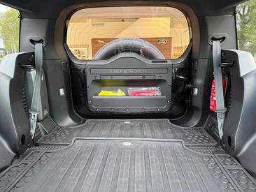 Land Rover Defender 90 D200 SE — photo 25