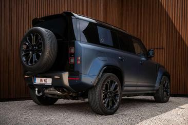Land Rover Defender — photo 29