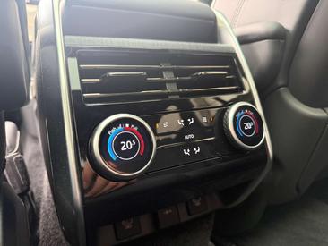 Land Rover Range Rover P460e HSE — photo 30