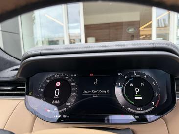Land Rover Range Rover Sport Autobiography P510e — photo 16
