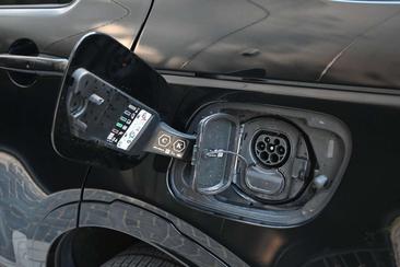 Land Rover Discovery Sport R-Dynamic SE P300e 1.5 — photo 34