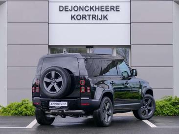 Land Rover Defender 110 D200 S AWD Auto 26MY Noir — photo 2