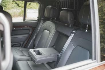 Land Rover Defender Sedona Edition P400E — photo 32