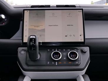 Land Rover Defender 110 D200 S AWD Auto 26MY Noir — photo 13