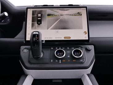 Land Rover Defender 110 D200 S AWD Auto 26MY Noir — photo 17