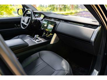 Land Rover Range Rover SV - Panoramic Roof - Merid Noir V8 4.4L Biturbo — photo 11