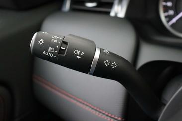 Land Rover Discovery Sport R-DYNAMIC 2.0D S AWD + 7PL. + A/T + GPS + LEDER + Blanc — photo 20