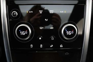 Land Rover Discovery Sport R-DYNAMIC 2.0D S AWD + 7PL. + A/T + GPS + LEDER + Blanc — photo 23