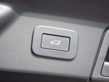 Land Rover Range Rover Velar Dynamic SE PHEV 2.0 P400e AWD — photo 35