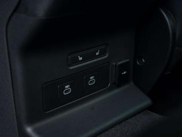 Land Rover Range Rover Velar Dynamic SE PHEV 2.0 P400e AWD — photo 40