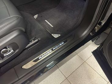 Land Rover Range Rover Evoque Autobiography AWD Auto 2.0D I4 204 MHEV — photo 10