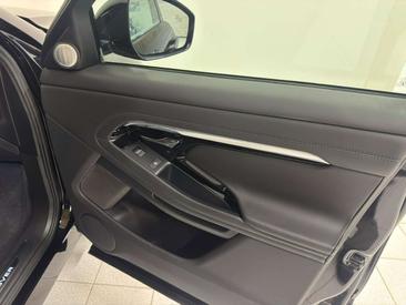 Land Rover Range Rover Evoque Autobiography AWD Auto 2.0D I4 204 MHEV — photo 11