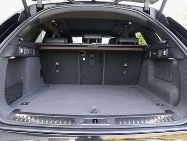 Land Rover Range Rover Velar D300 Dynamic SE — photo 16