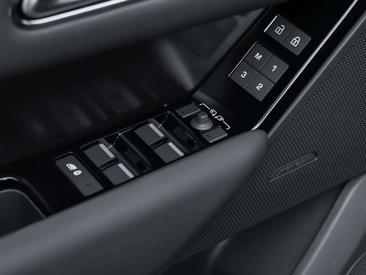 Land Rover Range Rover Velar D300 Dynamic SE — photo 18