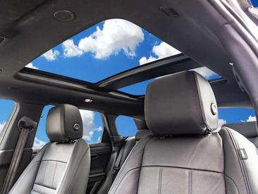 Land Rover Range Rover Evoque P250 R-Dyn SE BLACK PACK PANO — photo 5