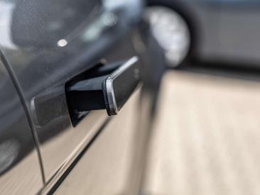 Land Rover Range Rover Evoque P250 R-Dyn SE BLACK PACK PANO — photo 14