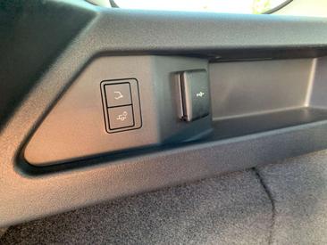 Land Rover Discovery Sport D200 AWD R-DYNAMIC SE ACC+NSW — photo 25