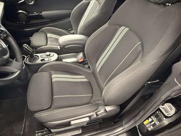 Mini Electric Cooper SE — photo 12