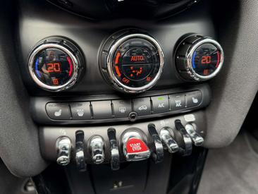 Mini Cabrio COOPER — photo 5