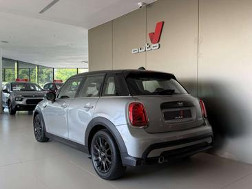 Mini 5 Portes Classic Cooper — photo 4