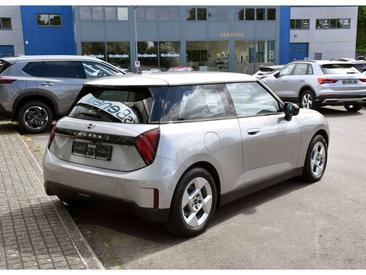 Mini Electric Cooper SE — photo 3