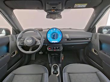 Mini Hatch Classic Cooper SE — photo 4