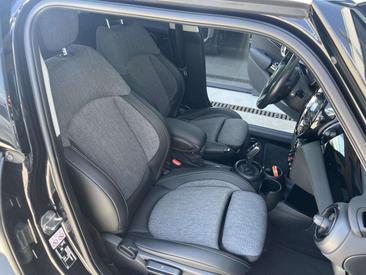 Mini Cooper E — photo 9