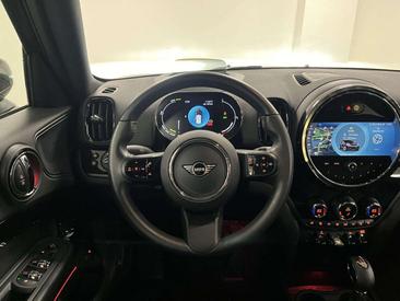 Mini Countryman COOPER SE — photo 9