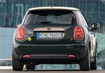Mini Electric Cooper SE — photo 11