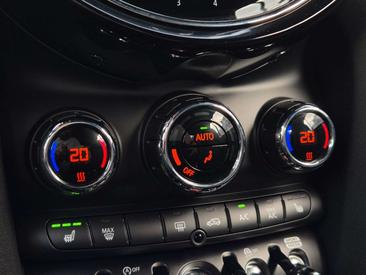 Mini Cabrio John Cooper Works — photo 35
