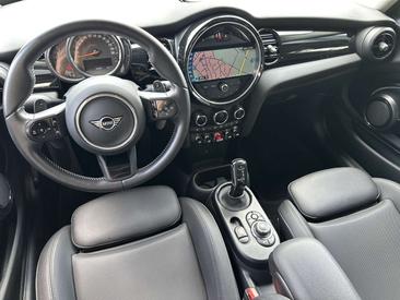 Mini Cooper Classic S — photo 12