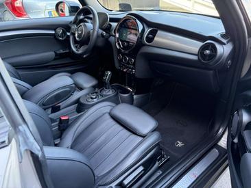 Mini Hatch Yours Cooper S — photo 11