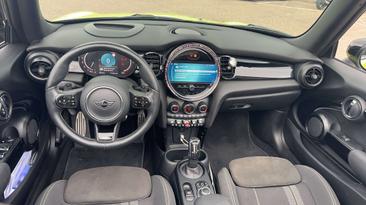 Mini Cabrio JCW Cooper — photo 10