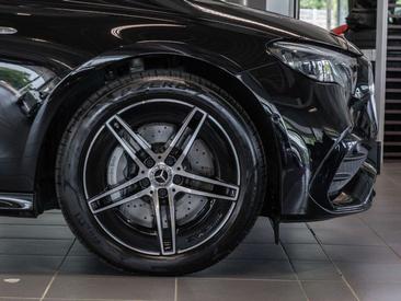 Mercedes Classe E 300 Night Edition — photo 3